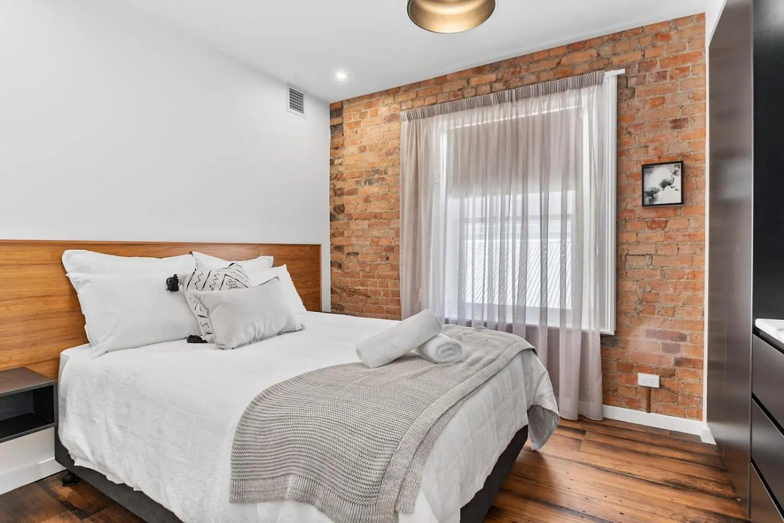 Explore The Quaint Cafe Locale From Saddlers House Hobart Apartamento